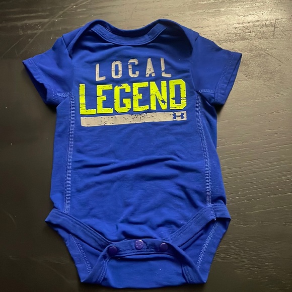 Under armour onesie size 0-3M - Picture 1 of 3